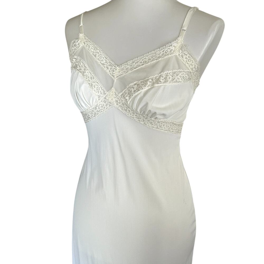 Vintage 1960s Rogers 34 Tall White Slip